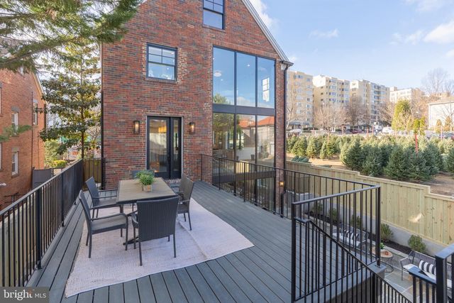 2619 WISCONSIN AVE NW, Washington, DC 20007