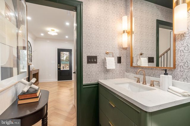 2619 WISCONSIN AVE NW, Washington, DC 20007