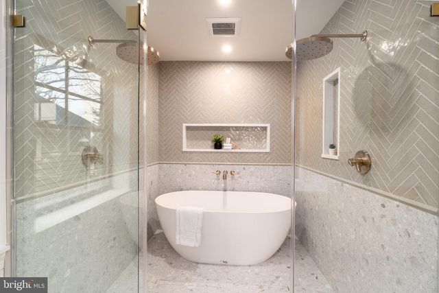 2619 WISCONSIN AVE NW, Washington, DC 20007