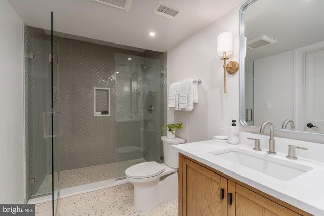 2619 WISCONSIN AVE NW, Washington, DC 20007