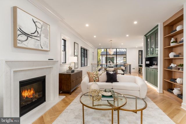 2619 WISCONSIN AVE NW, Washington, DC 20007