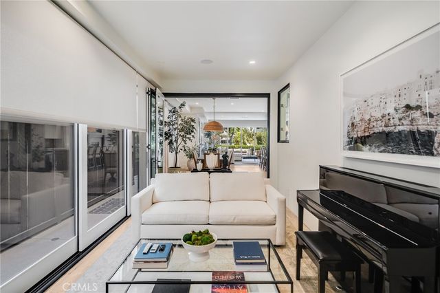 428 Fernleaf Avenue, Newport Beach, CA 92625