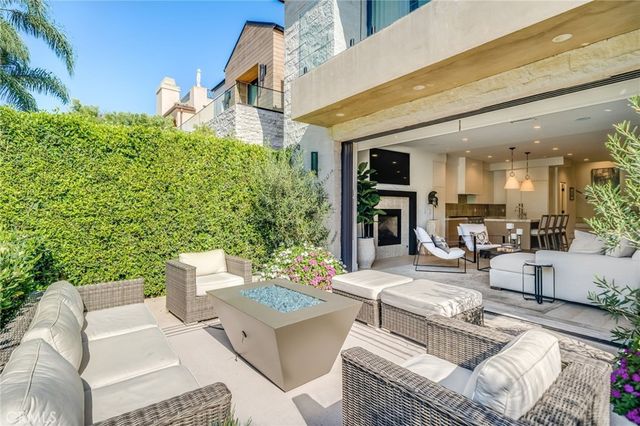 428 Fernleaf Avenue, Newport Beach, CA 92625