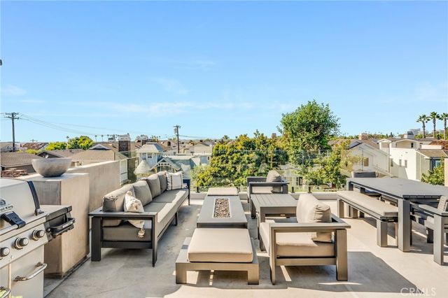 428 Fernleaf Avenue, Newport Beach, CA 92625