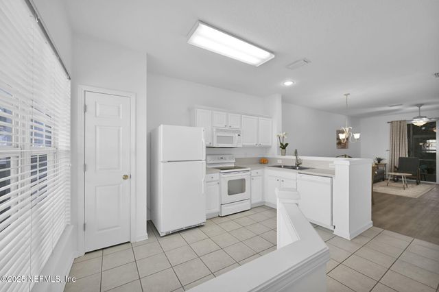 3578 TWISTED TREE Lane, Jacksonville, FL 32216