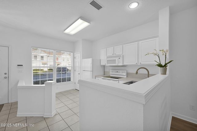 3578 TWISTED TREE Lane, Jacksonville, FL 32216