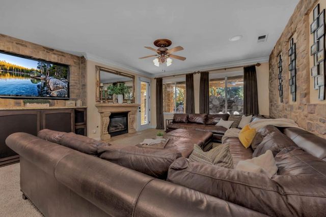 2264 Vermont Avenue, Clovis, CA 93619