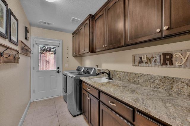 2264 Vermont Avenue, Clovis, CA 93619