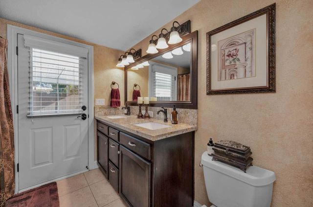 2264 Vermont Avenue, Clovis, CA 93619