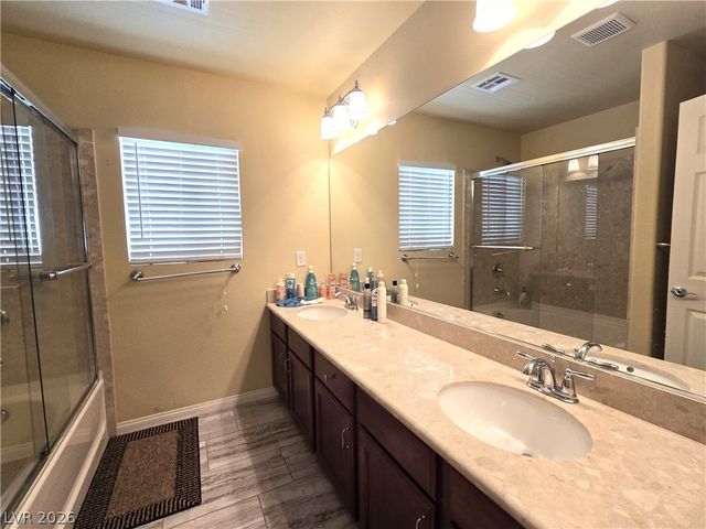 9680 Paraiso Springs Street, Las Vegas, NV 89139
