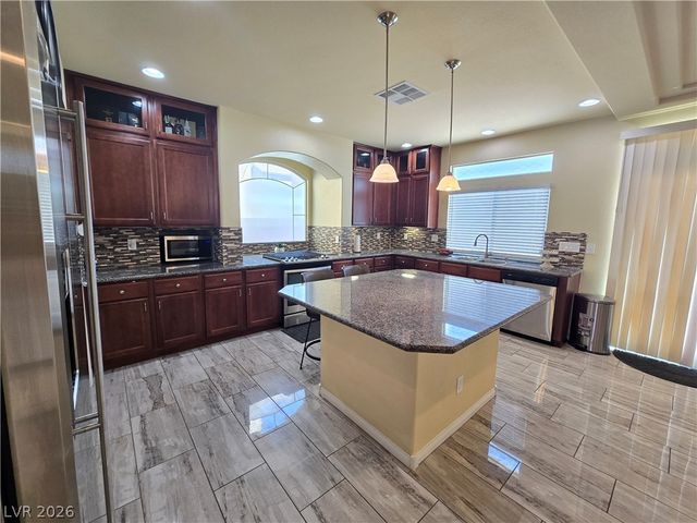 9680 Paraiso Springs Street, Las Vegas, NV 89139