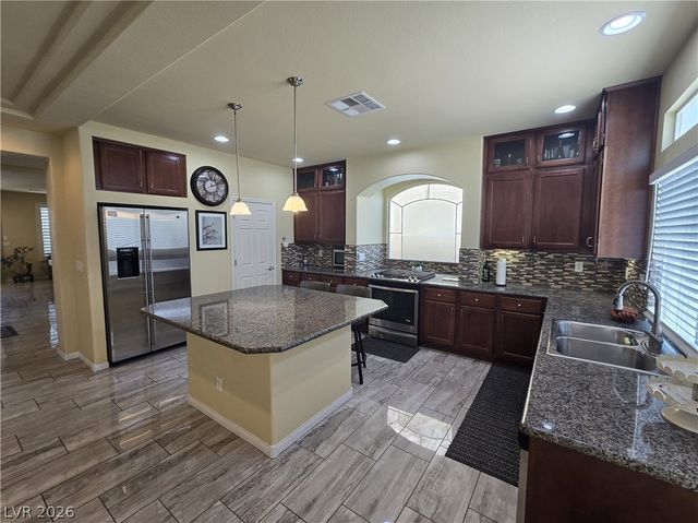 9680 Paraiso Springs Street, Las Vegas, NV 89139