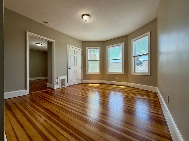 630 Metropolitan Ave 3, Boston, MA 02136