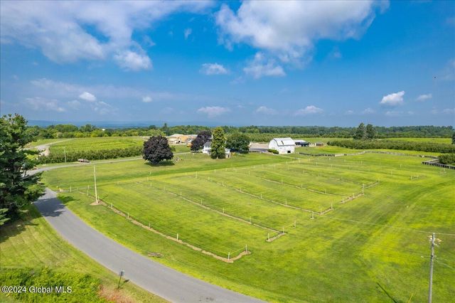 1297 Brookview Station Road, Schodack, NY 12033