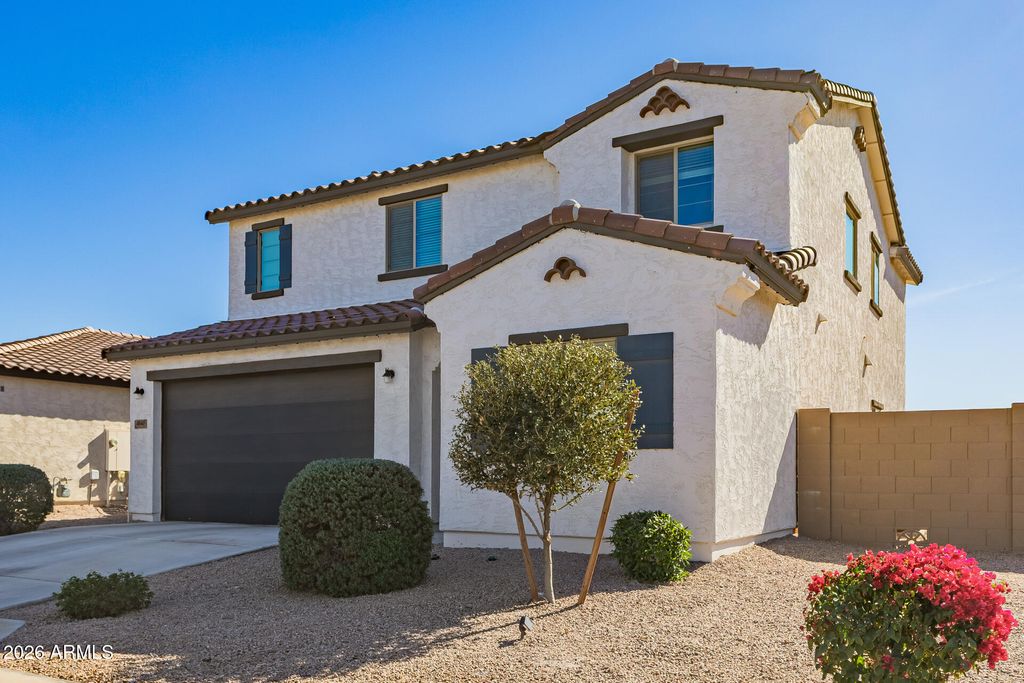 Image 2 of property listing at 40445 W BRAVO Drive, Maricopa, AZ 85138