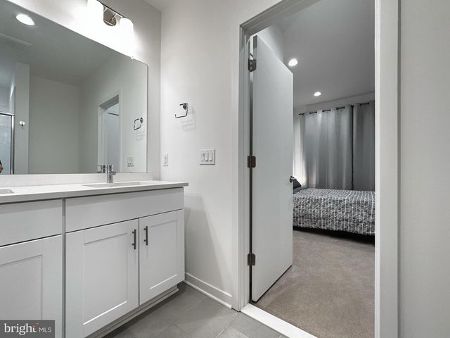 2030 NORTHBANK PL, Philadelphia, PA 19125