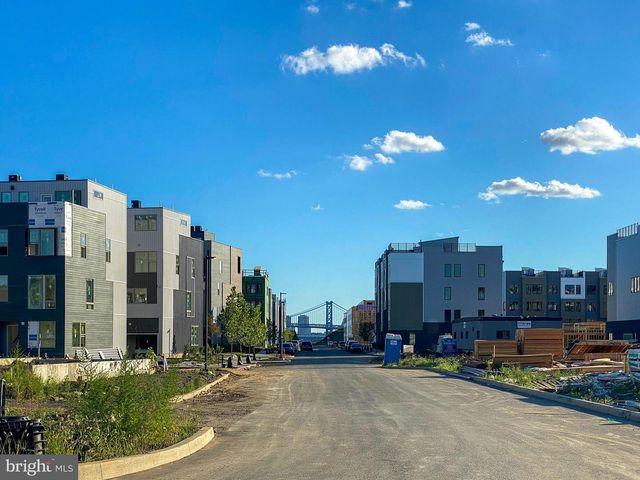 2030 NORTHBANK PL, Philadelphia, PA 19125
