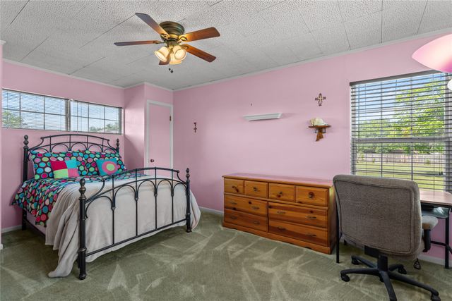 611 N Avenue Q, Clifton, TX 76634