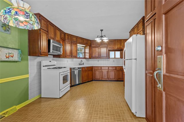 611 N Avenue Q, Clifton, TX 76634