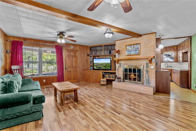 611 N Avenue Q, Clifton, TX 76634