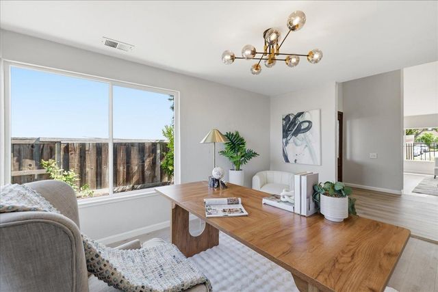 12 Riviera Circle, Redwood City, CA 94065