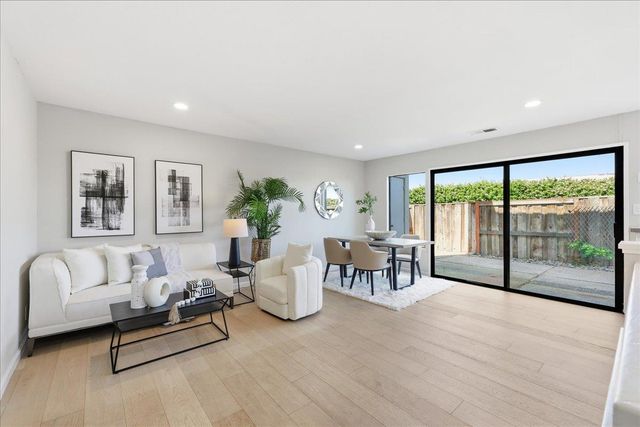 12 Riviera Circle, Redwood City, CA 94065