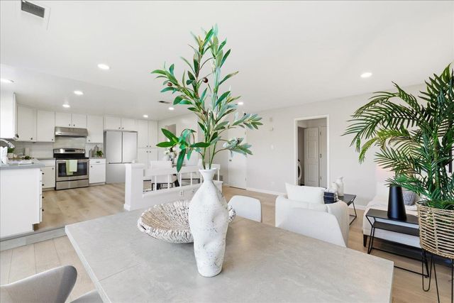 12 Riviera Circle, Redwood City, CA 94065