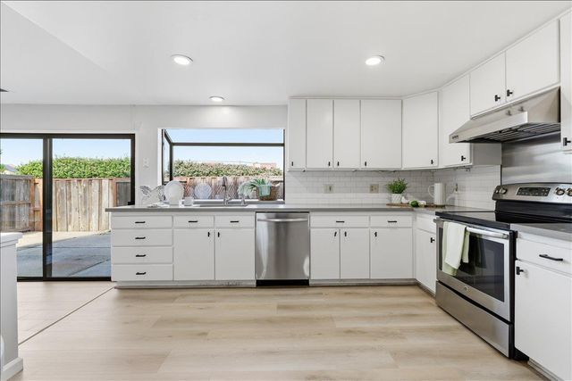 12 Riviera Circle, Redwood City, CA 94065