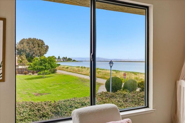 12 Riviera Circle, Redwood City, CA 94065