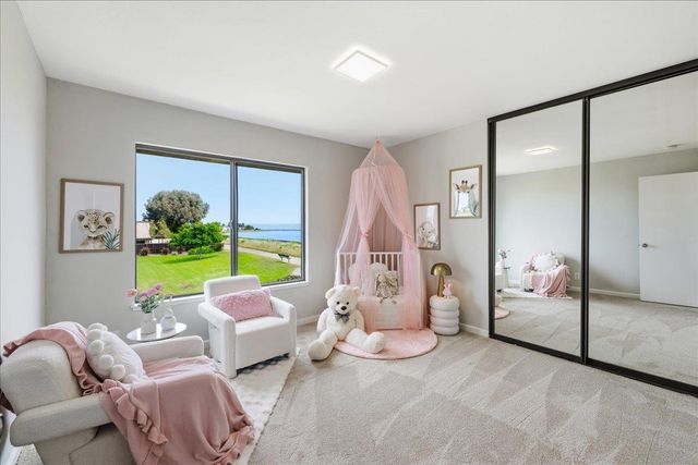 12 Riviera Circle, Redwood City, CA 94065