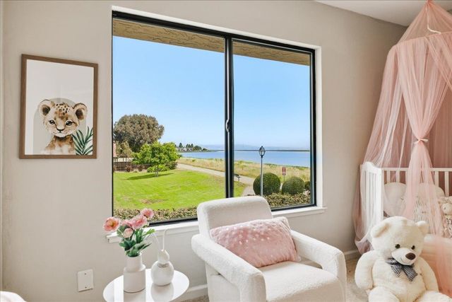 12 Riviera Circle, Redwood City, CA 94065