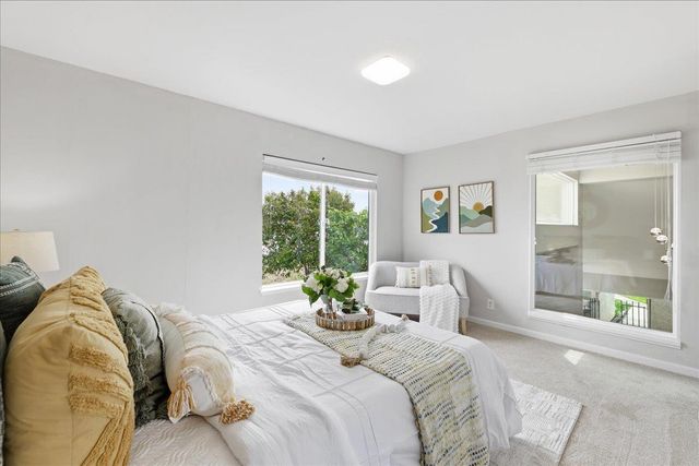 12 Riviera Circle, Redwood City, CA 94065