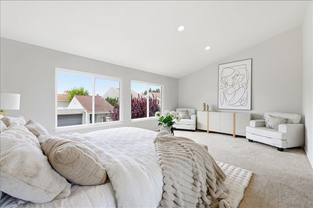 12 Riviera Circle, Redwood City, CA 94065