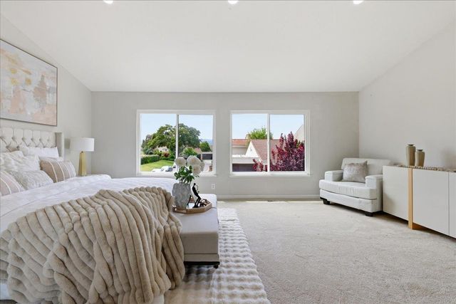 12 Riviera Circle, Redwood City, CA 94065