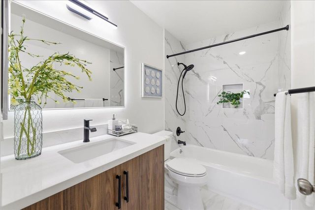 12 Riviera Circle, Redwood City, CA 94065