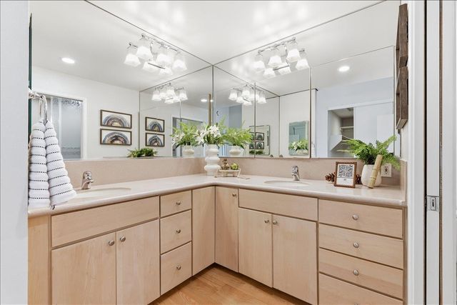 12 Riviera Circle, Redwood City, CA 94065