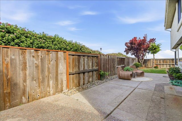 12 Riviera Circle, Redwood City, CA 94065