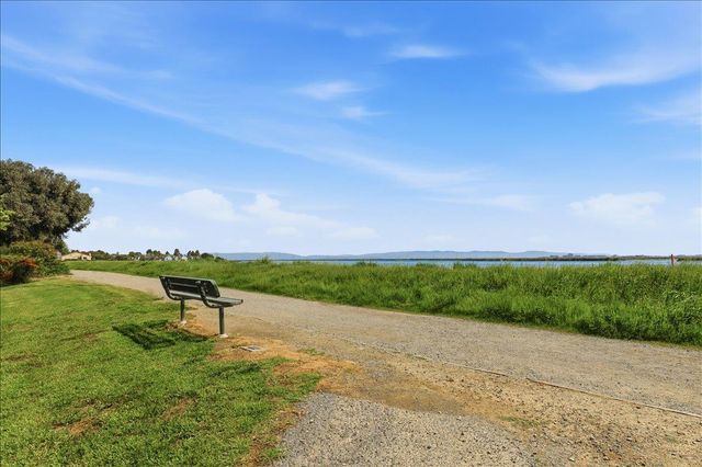 12 Riviera Circle, Redwood City, CA 94065