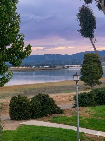 12 Riviera Circle, Redwood City, CA 94065