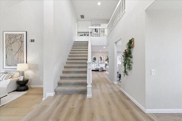 12 Riviera Circle, Redwood City, CA 94065