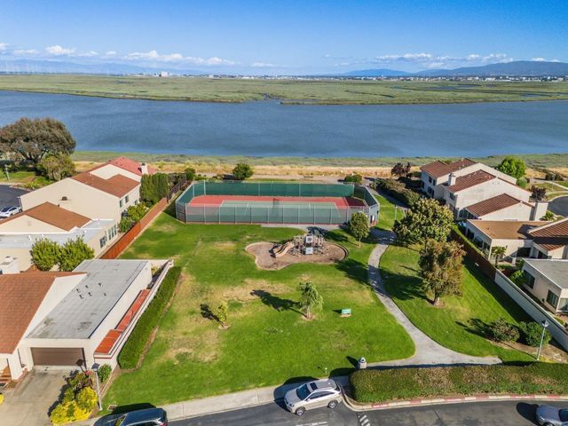 12 Riviera Circle, Redwood City, CA 94065