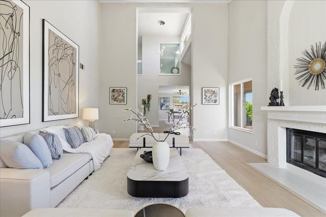 12 Riviera Circle, Redwood City, CA 94065