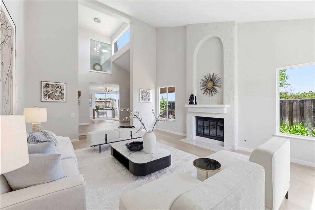 12 Riviera Circle, Redwood City, CA 94065