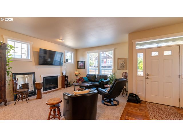 4161 Se INLET Ave, Lincoln City, OR 97367