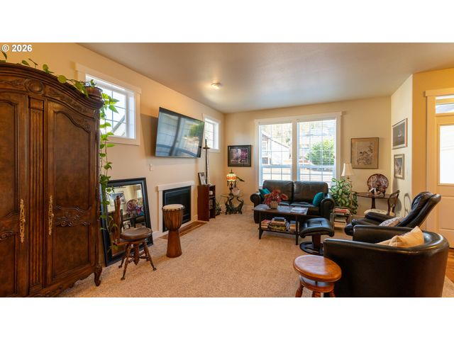 4161 Se INLET Ave, Lincoln City, OR 97367