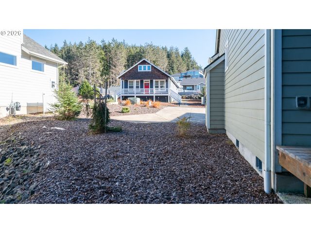 4161 Se INLET Ave, Lincoln City, OR 97367