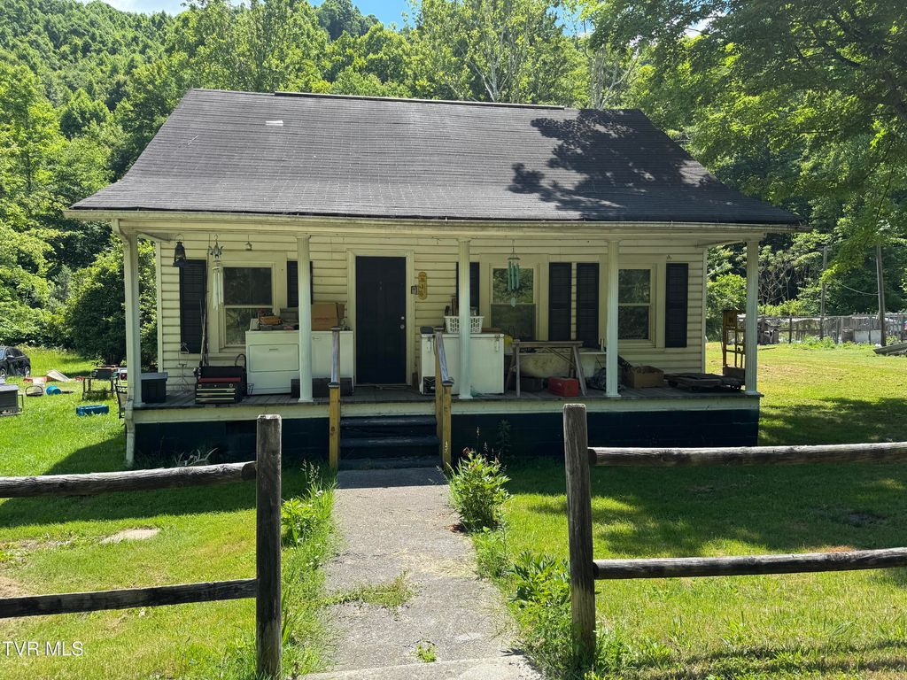 2342 Roda Road, Appalachia, VA 24216