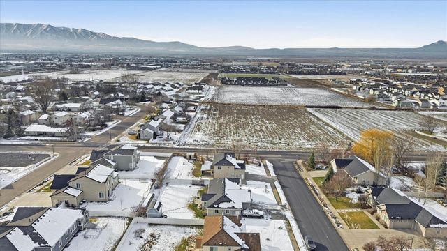 624 E 2100 N, North Logan, UT 84341