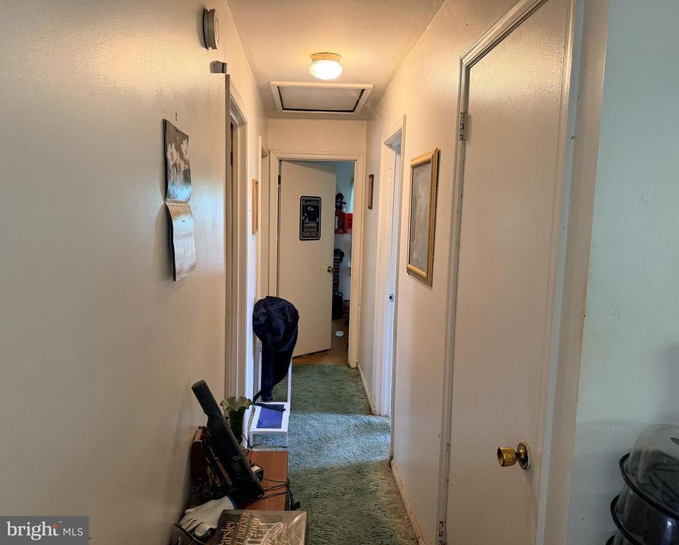 Image 8 of property listing at 212 HAYWARD AVE, Fruitland, MD 21826