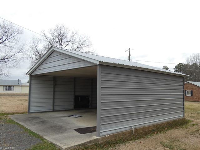 2237 Courtney Huntsville Road, Yadkinville, NC 27055